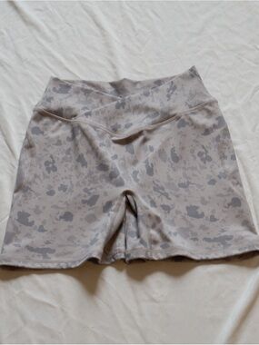 Alphalete Surface Power Grey Pebble Gym Shorts - NWOT